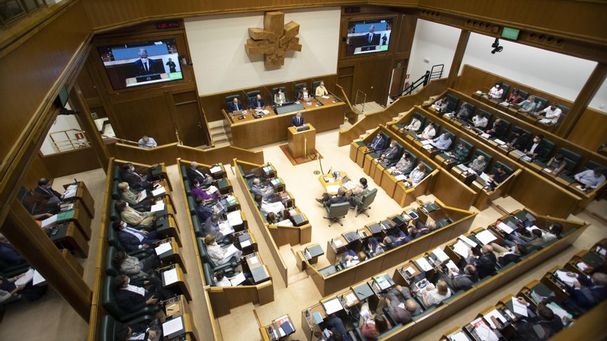 Ni en 2011 ni en 2021: el Parlamento Vasco se vuelve a quedar sin declaración institucional por el final de ETA
