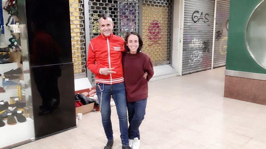 Patxi y Nicole, una pareja que por circunstancias de la vida se ha visto en la tesitura de vivir en la calle
