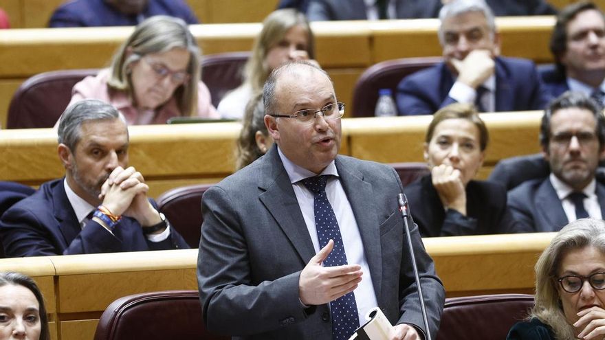 Miguel Tellado en el pleno del Congreso para la convalidación de los decretos anticrisis.