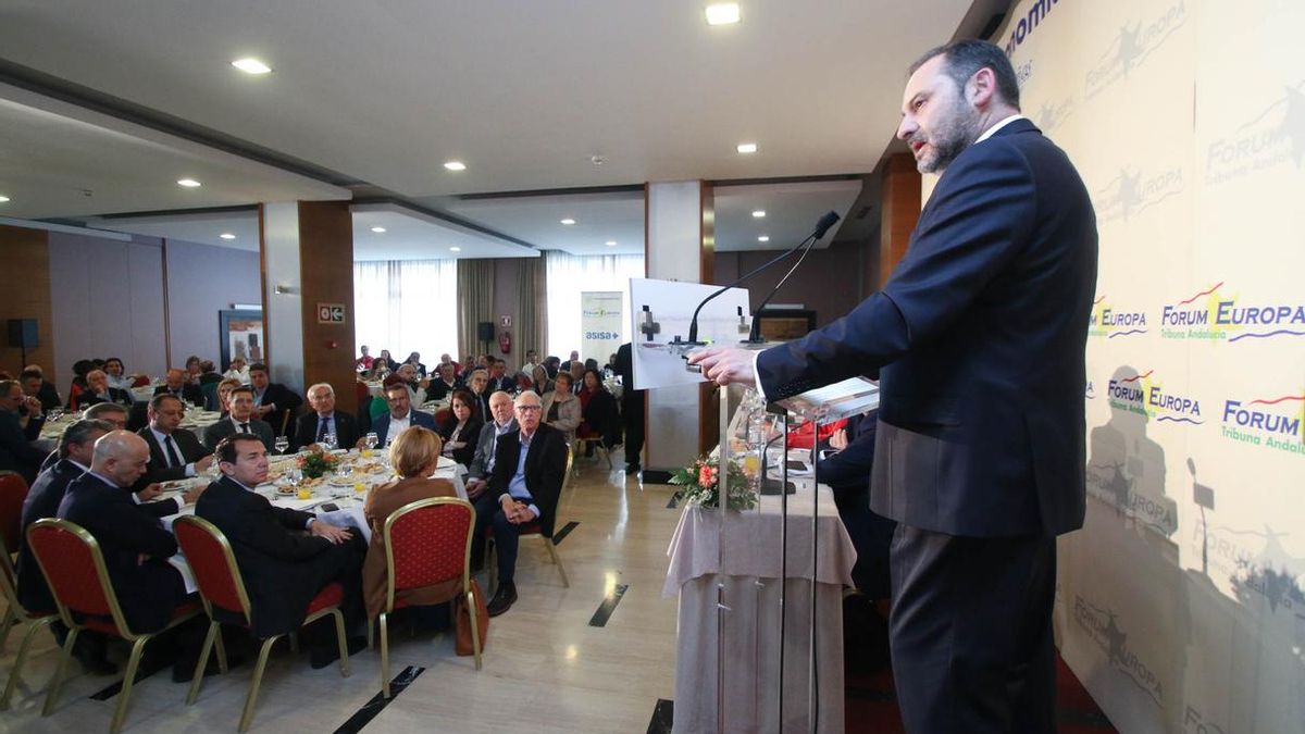 Ábalos afirma que los ministros andaluces "encabezarán las listas en Andalucía"