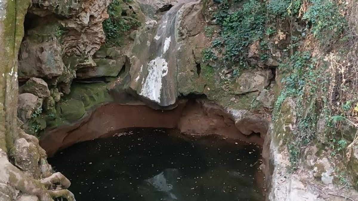 Los Baños de Popea sin agua corriendo este 15 de julio de 2026.