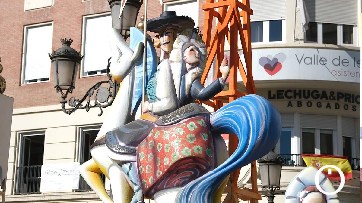 Las dos hogueras de Alicante que arderán este sábado ya están en Las Tendillas