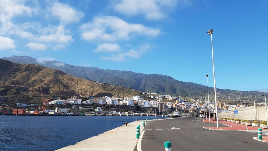 El Puerto de la capital mejorará la eficiencia energética del alumbrado exterior con una luminaria “inteligente