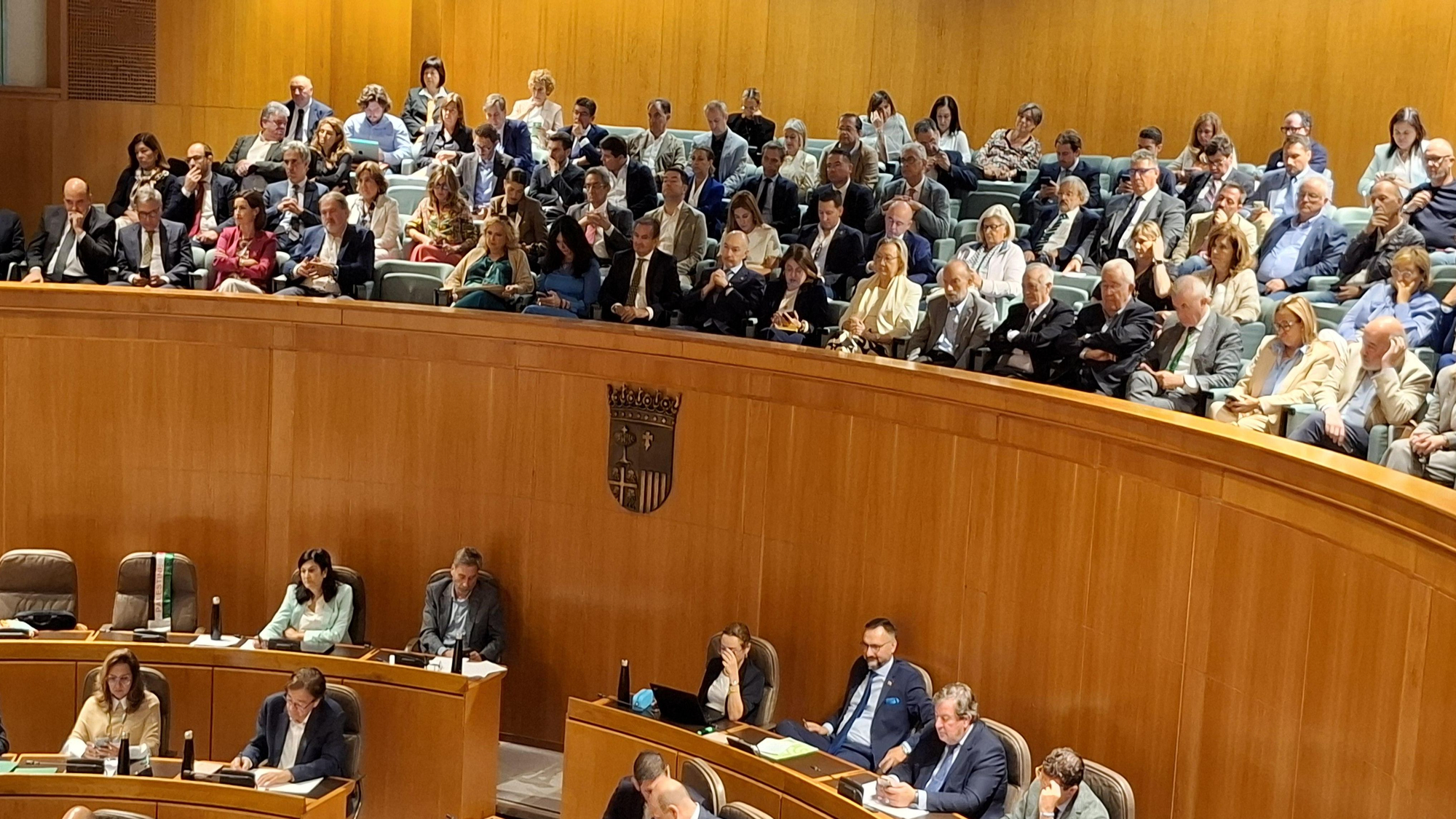Tribuna de invitados en la primera jornada del debate sobre el estado de la comunidad.