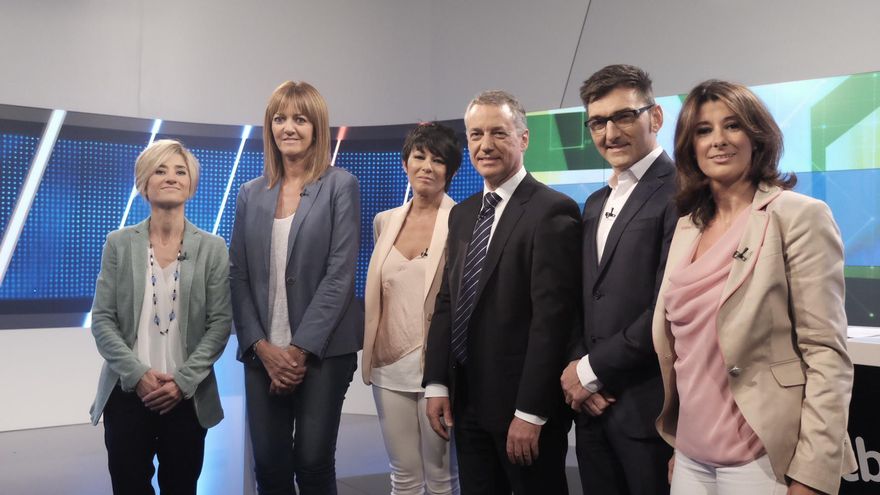 Las candidatas, momentos antes de que comenzara el debate en euskera en ETB1.