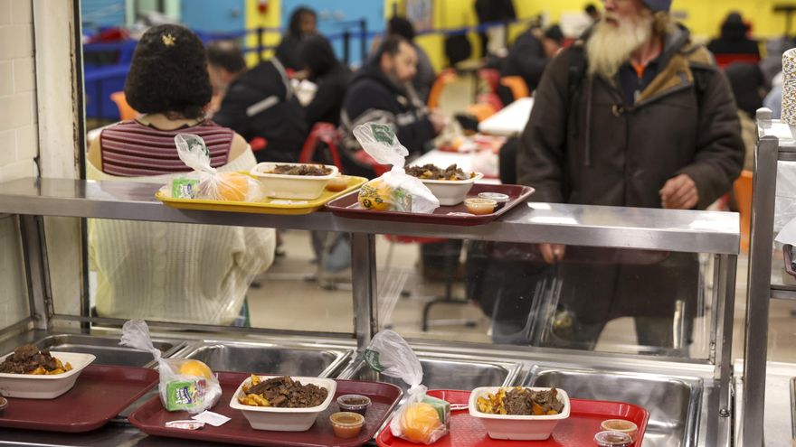 Estados demandan a Trump por exigir datos de beneficiarios de los cupones para alimentos