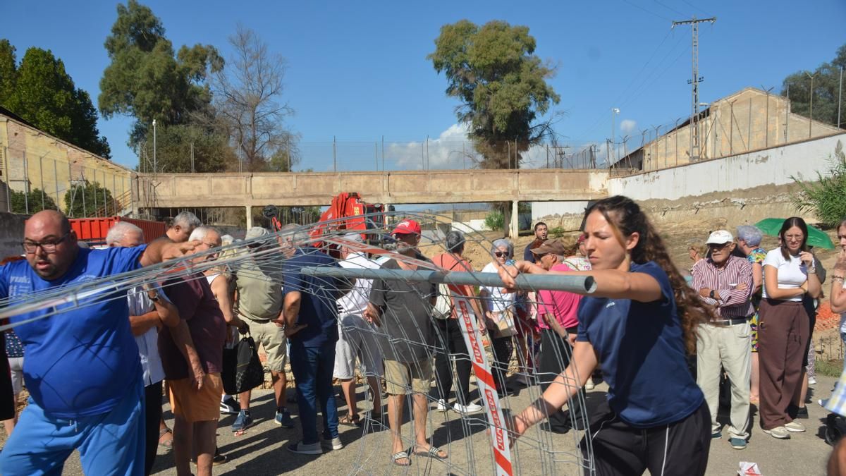 Cómo un camino de servidumbre ha enfrentado a dos pedanías murcianas contra una armamentística: "Esto es una cacicada"