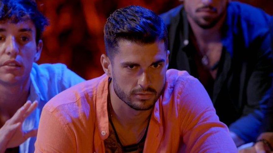 'Las isla de las tentaciones 5' metió a un viejo conocido que destapó la vida paralela de una de las chicas