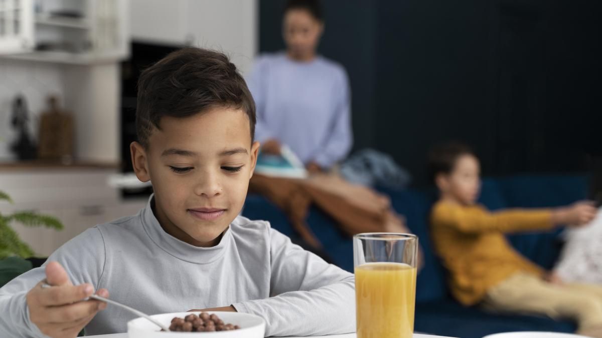 Qué deben desayunar los niños para ayudar a su concentración en el cole: "El azúcar no da energía, la quita"