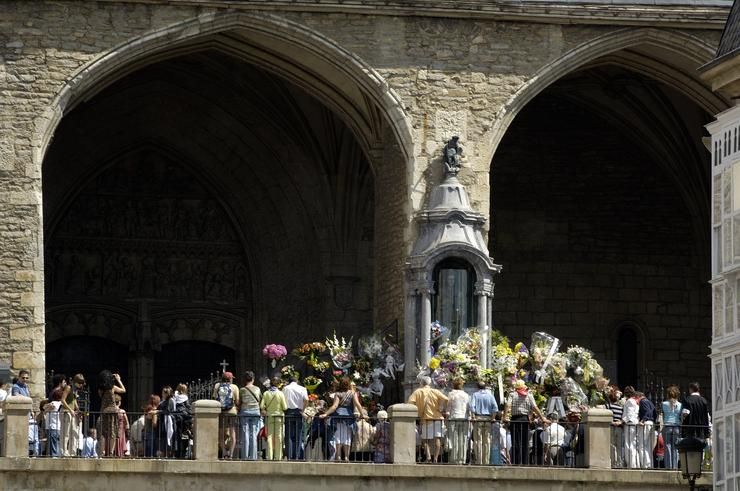Ofrenda floral en 2006 en la balconada de San Miguel