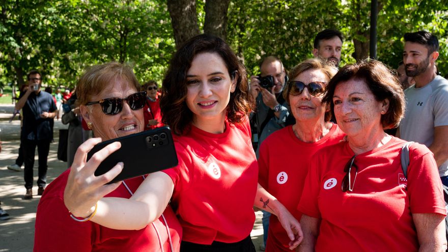 El Gobierno de Ayuso reparte un millón de euros a medios para publicitar su gestión de las residencias
