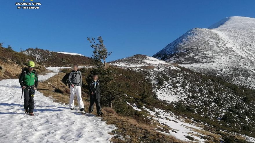 Rescatan a un padre y su hijo que trataban de ascender a la cima del San Lorenzo sin el material adecuado