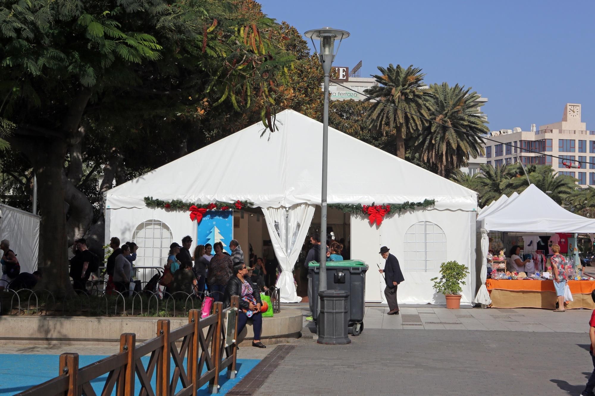 La 22ª Feria de Artesanía, en el Parque de San Telmo (Las Palmas de Gran Canaria). Alejandro Ramos.