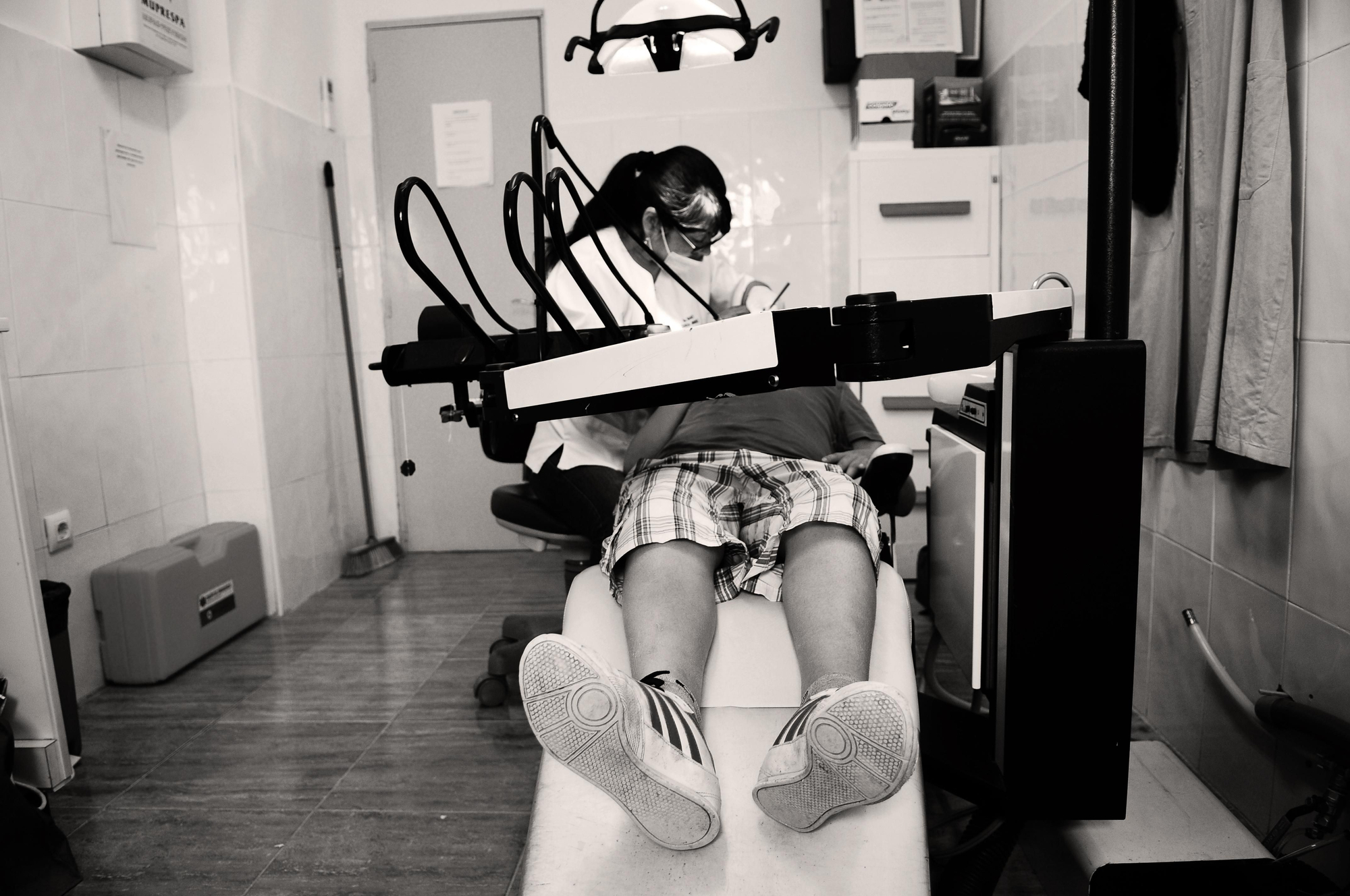 El hijo de Saida en la clínica dentista de la Cañada Real Galiana