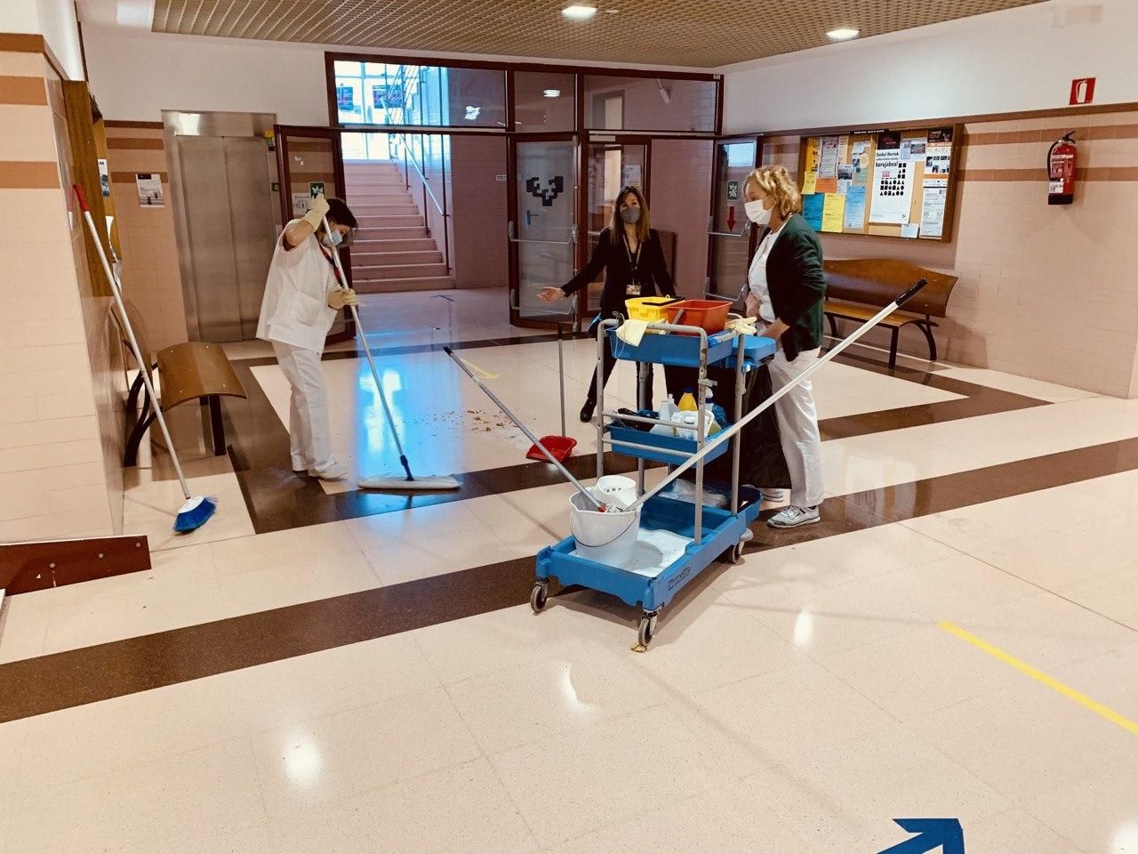 Trabajadoras de la limpieza, en la Universidad