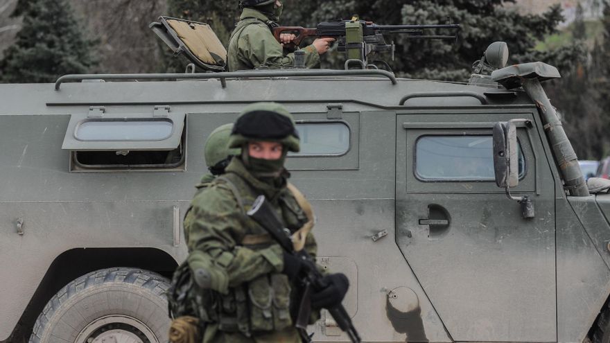 Militares rusos desplegados por Crimea / Andrew Lubimov (AP)