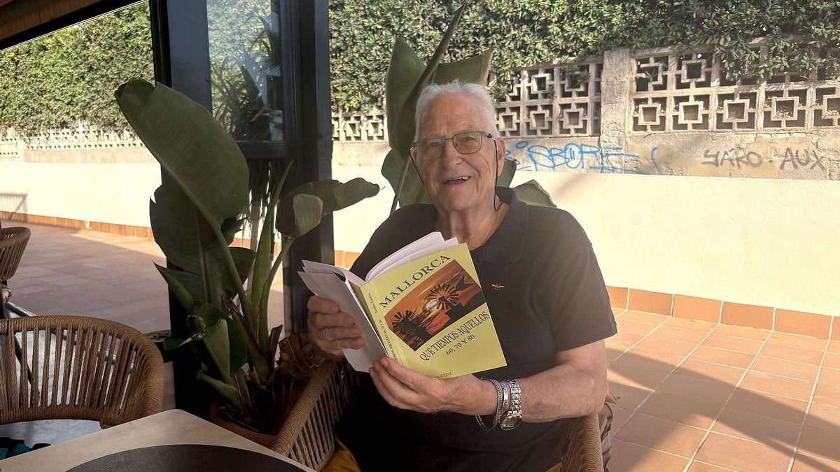 Sandro Fantini en Can Pastilla. Era el subdirector de Sgt. Pepper en 1968 y ha plasmado sus recuerdos de la noche mallorquina de los 60,70 y 80 en “Aquellos años”
