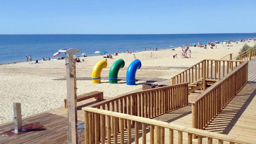 Más de 3.000 horas de sol y mar cálido casi todo el año: la playa de Huelva que está considerada como una de las mejores de España