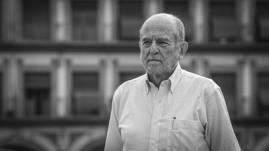 José Ignacio Domínguez: "En España es incompatible ser militar y demócrata"
