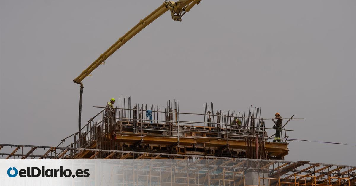 Detienen a un empresario en Puente de Vallecas por tener empleados sin contrato ni seguridad en una obra