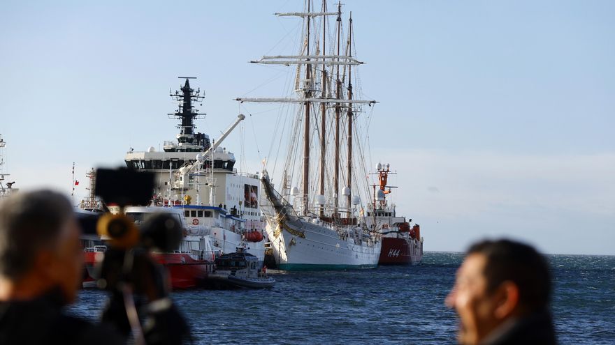 El capitán de Elcano dice que todos los guardiamarinas se encuentran “fenomenal” de salud