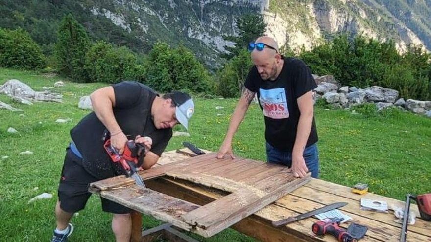 Los refugios de montaña libres necesitan embajadores que los cuiden en Aragón