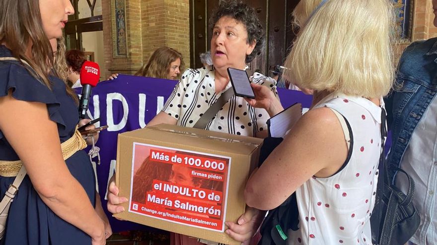 La "rabia" de la hija de María Salmerón tras entrar en la cárcel, "ese sitio que su maltratador, pese a ser condenado, nunca pisó"