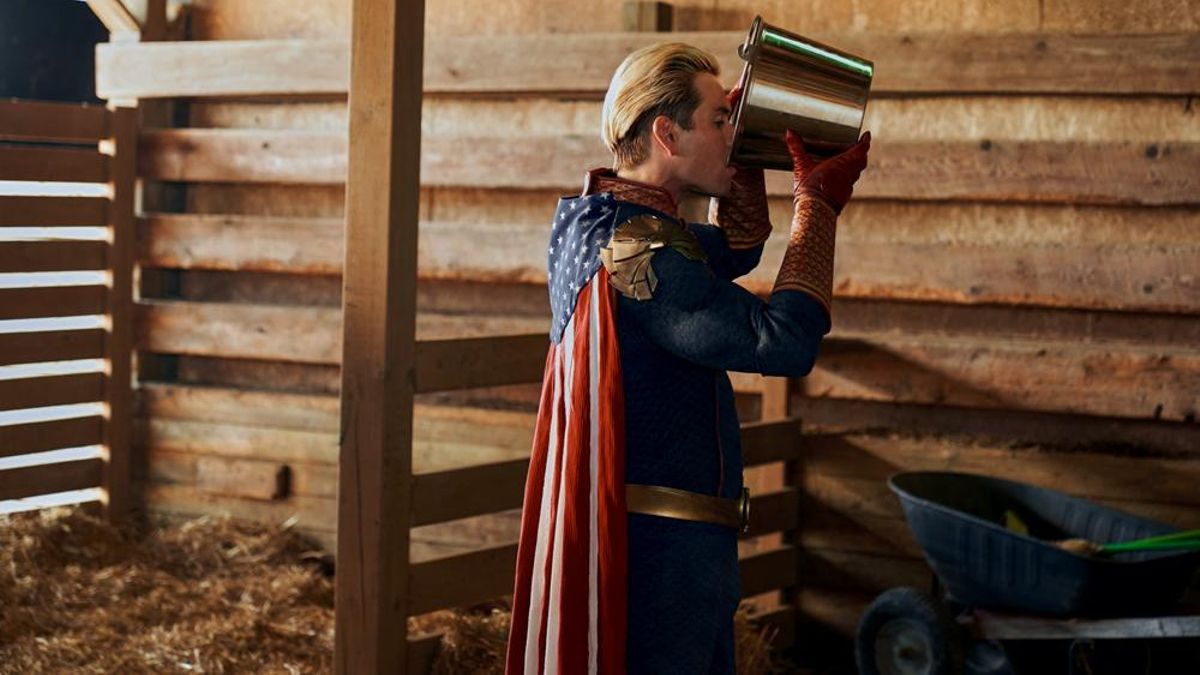 Antony Starr (Patriota), en una escena de la tercera temporada de 'The Boys'