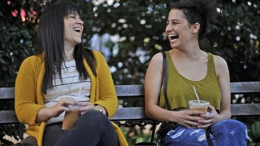 Amigas que vivan cerca: cómo nos cambia la vida compartir lo cotidiano