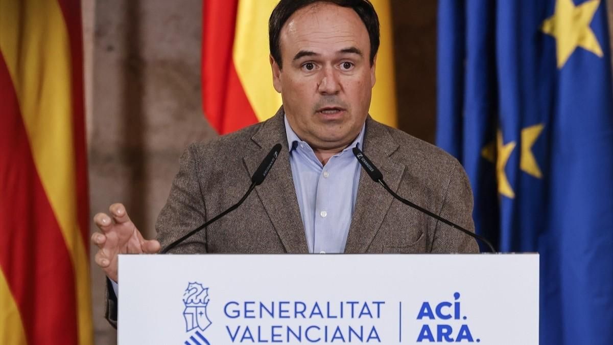 El capritx del PP de canviar a blau el color corporatiu de la Generalitat Valenciana i fer-lo assemblar al seu va costar d’inici 17.000 euros