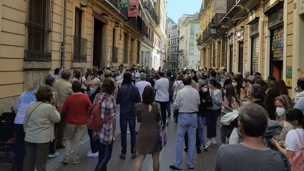 Protesta contra el tancament de l'Institut Français de València.
