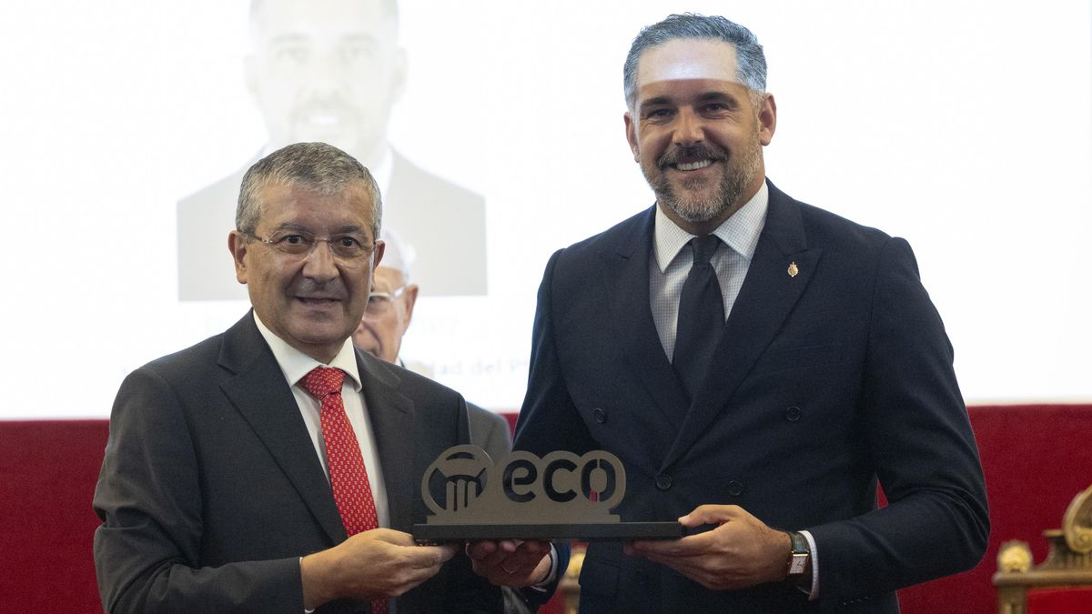 Kilian Sánchez recibe el premio ECO.