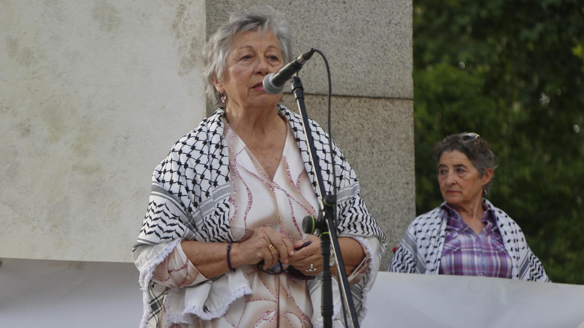 La Plataforma Cordobesa contra la Violencia a las Mujeres sale a la calle para decir 'Basta ya', tras el asesinato de Tulia en el barrio de La Fuensanta