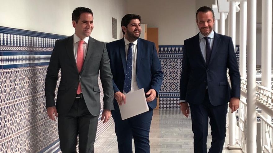 Abren diligencias previas  a López Miras y a un alto cargo de Salud por supuesto cohecho en favor de García Egea