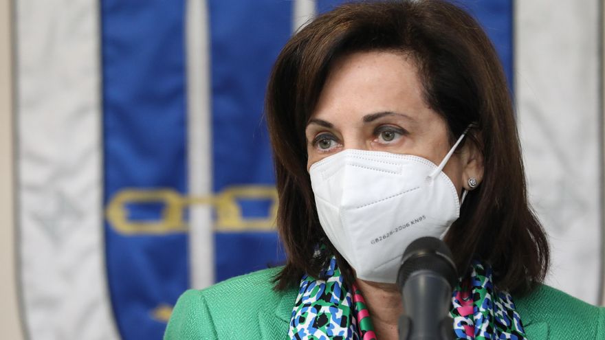 La ministra de Defensa, Margarita Robles, interviene durante su visita al Mando de Operaciones en la Base de Retamares, a 13 de diciembre de 2021, en Pozuelo de Alarcón, Madrid, (España). Su visita tiene como objetivo conocer un resumen de las operaciones