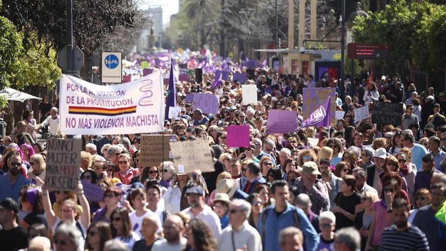 Retroceder el 8M: Vox se sitúa dentro del próximo Gobierno de Moreno Bonilla con su veto a las políticas de igualdad de género