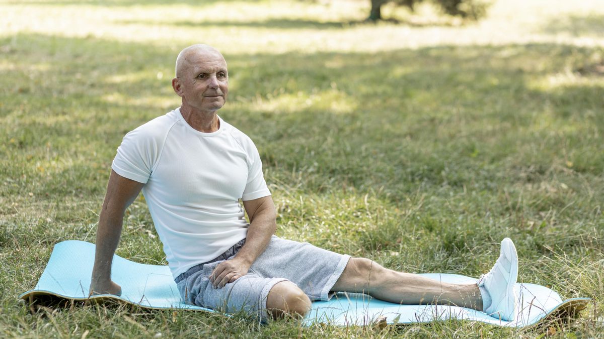 Por qué también es importante que los hombres trabajen el suelo pélvico: los ejercicios que pueden ser de ayuda