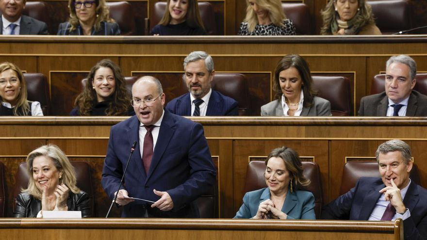 El portavoz del PP, Miguel Tellado, durante su intervención en la primera sesión de control al Gobiern.