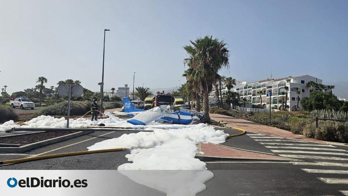 Una avioneta aterriza de emergencia en plena calle en el sur de Tenerife