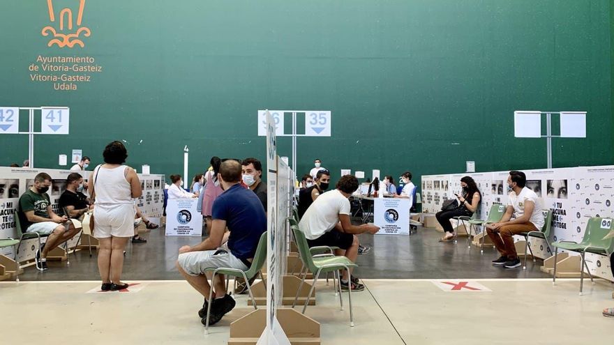 Euskadi anuncia ya el cierre de los grandes vacunódromos ante el próximo final de la campaña de inmunización contra la COVID-19