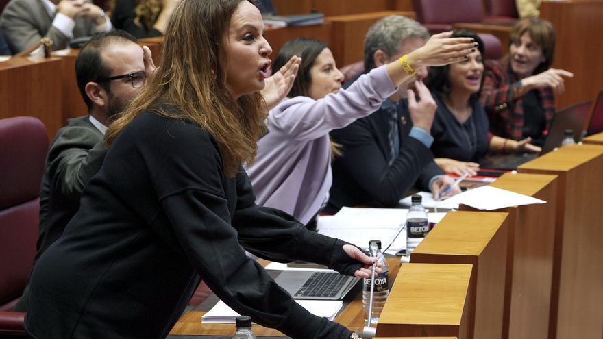 Nueva bronca en las Cortes de Castilla y León después de que Vox hable de "la dictadura del señor Sánchez"