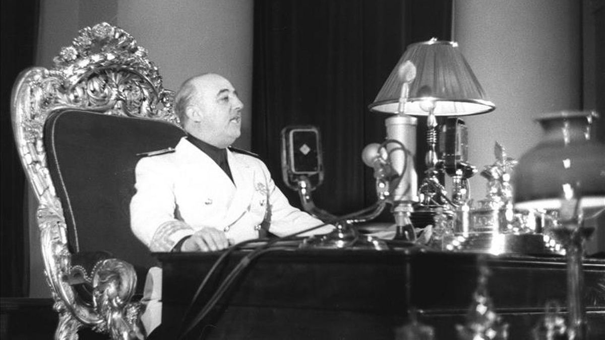 Unánime retirada de la Medalla de Oro que Salamanca concedió a Franco en 1948