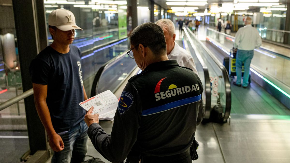 Aena acordó con Almeida censar a cientos de personas sin hogar pero dos meses después las ha echado de Barajas