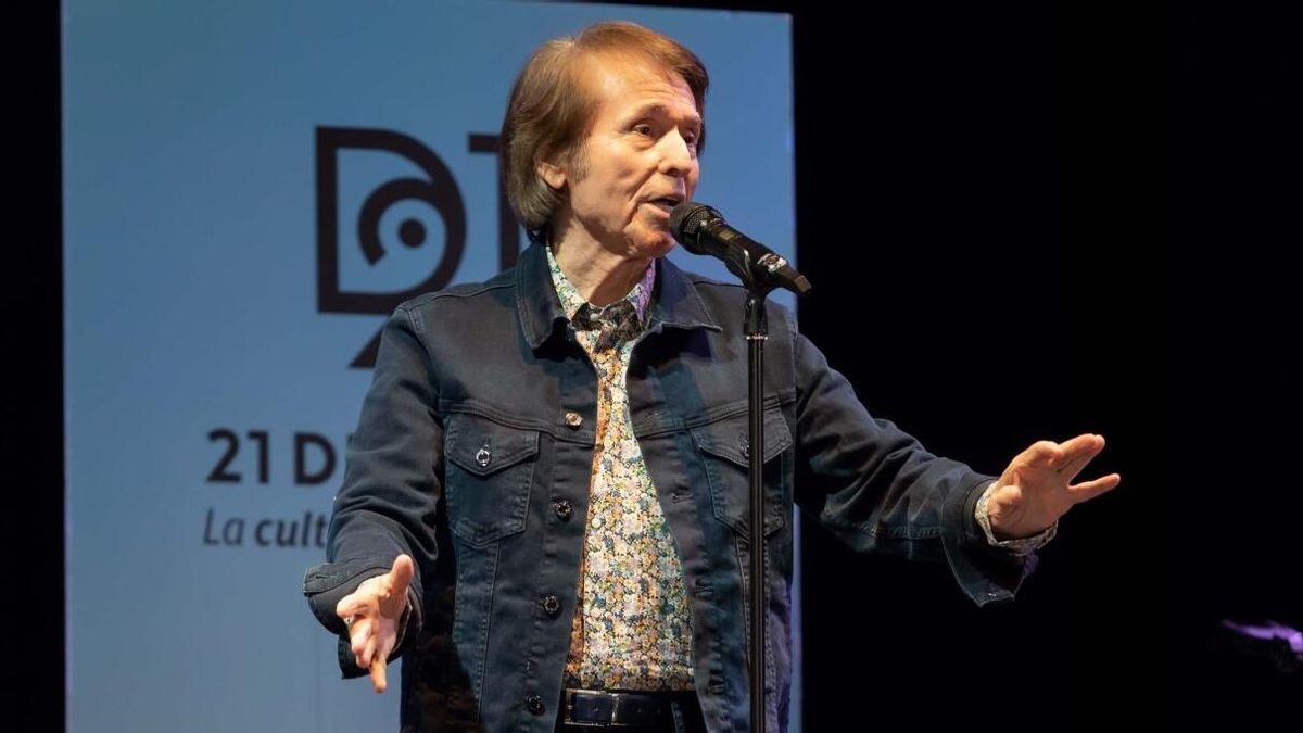 Raphael, en una actuación para el Ayuntamiento de Madrid en el año 2021