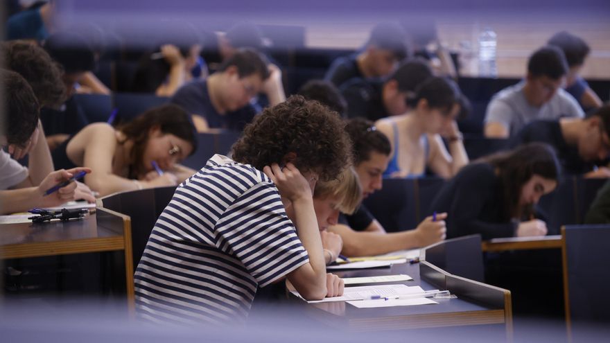 Lomloe, Year II: The fight is in the evaluation (because the battle of the bureaucracy is lost)