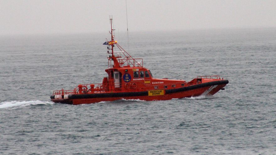 Buscan a un inmigrante desaparecido en el litoral de Ceuta tras llegar dos más a la costa