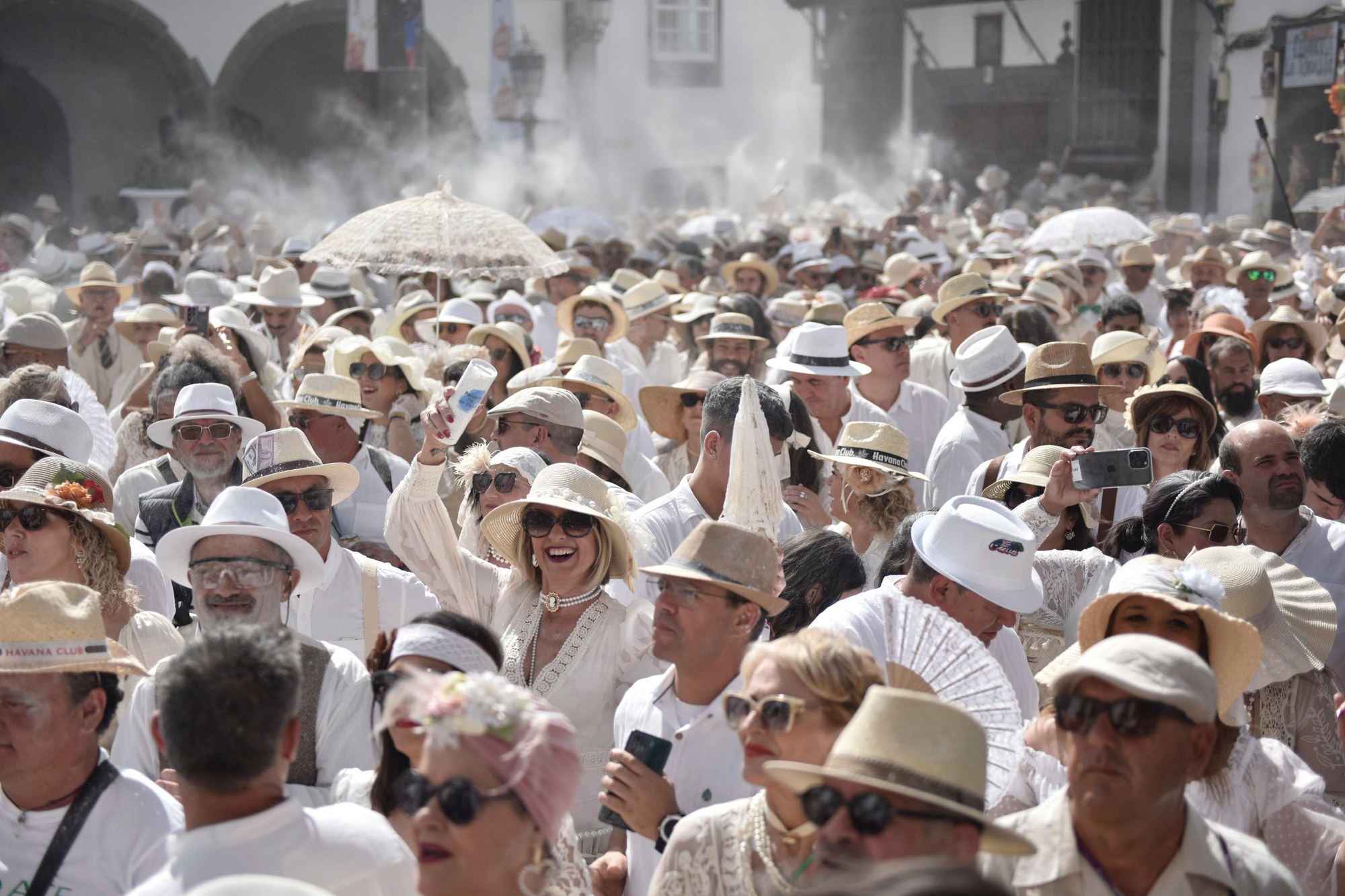 Santa Cruz de La Palma vibra con los sones cubanos en el gran desembarco de Los Indianos.