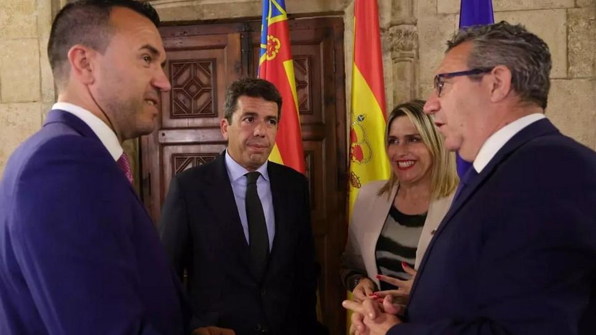 Vicente Mompó, Carlos Mazón, Toni Pérez y Marta Barrachina, en un acto en el Palau de la Generalitat.