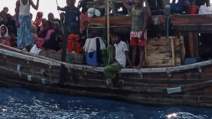 Indonesia autoriza el desembarco de 120 desplazados rohinyá, según oenegé