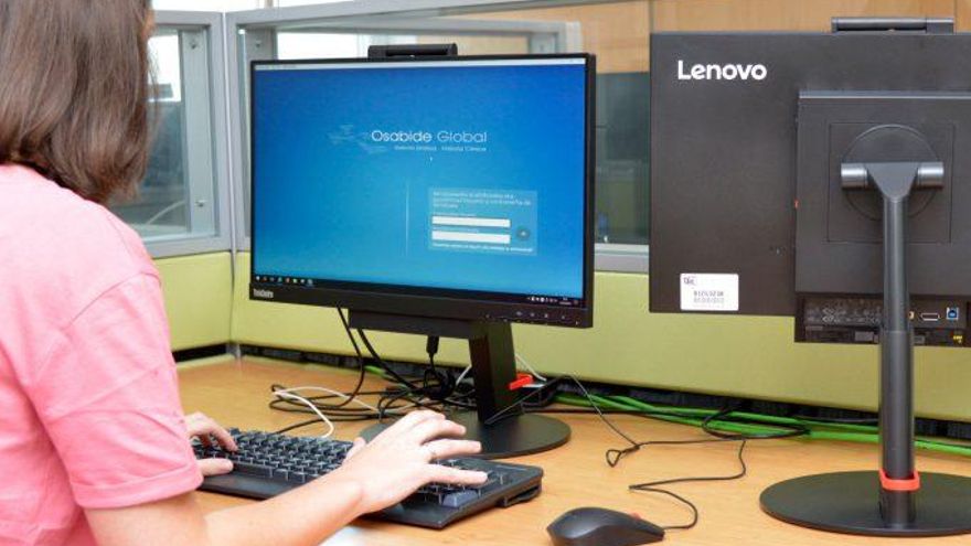 Suspendida cautelarmente la externalización de los servicios informáticos de Osakidetza